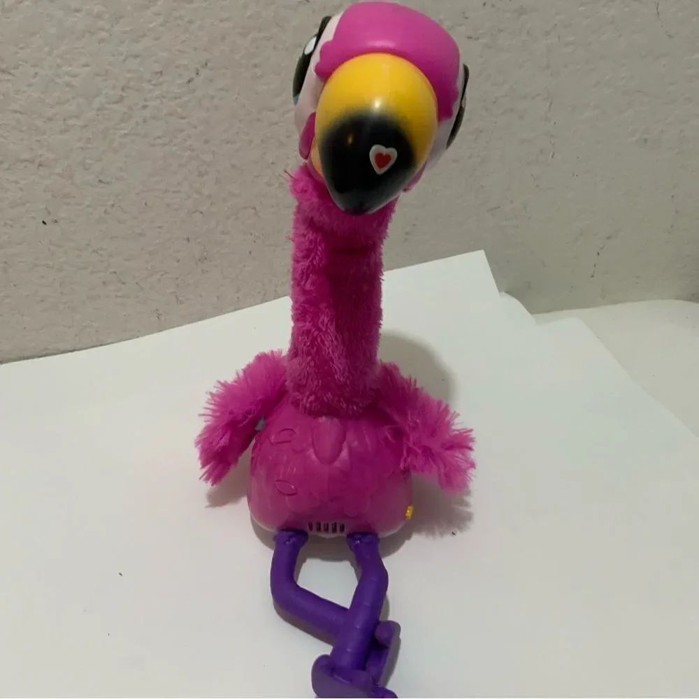 LITTLE LIVE PETS SINGING TALKING AND MOVING FLAMINGO